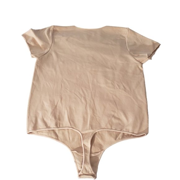 CT763 Skims NWOT Essential Crew Neck Short sleeve Bodysuit Thong Clay - Picture 3 of 3